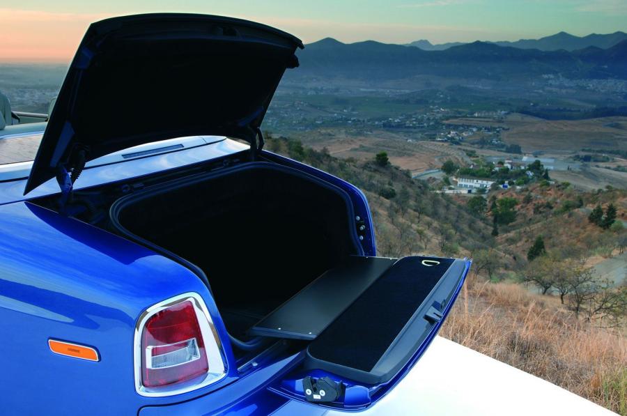  Rolls-Royce Phantom Drophead Coupe 2008 года  (фото 32 из 37)
